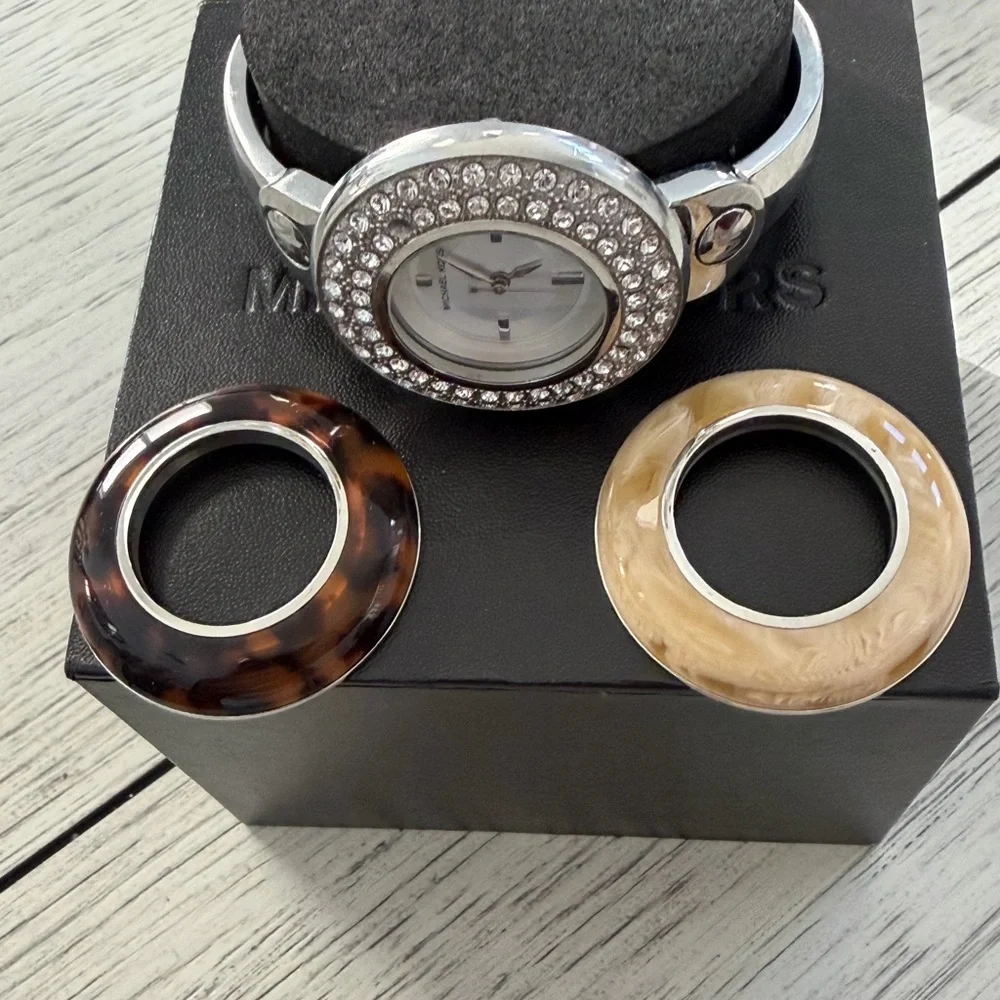Michael Kors MK4167 Silver Bangle Watch Set - New Battery & 3 Bezels